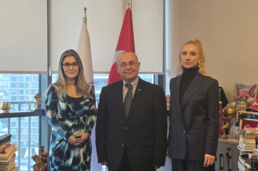 Hem Dem Reklam Ajansı Kurucusu ve Kreatif Direktörü Sayın Burşem EGE, bölümümüzü ve üniversitemizi ziyaret etti.