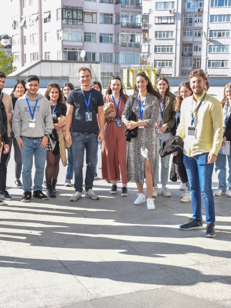 HHU Düsseldorf İşletme Kürsüsü Başkanı Prof. Dr. Andreas Engelen ile 4 araştırma görevlisi ve 10 öğrenciden oluşan 15 kişilik Alman grup, 18-25 Ekim tarihleri arasında Üniversitemizi ziyaret etmiştir.