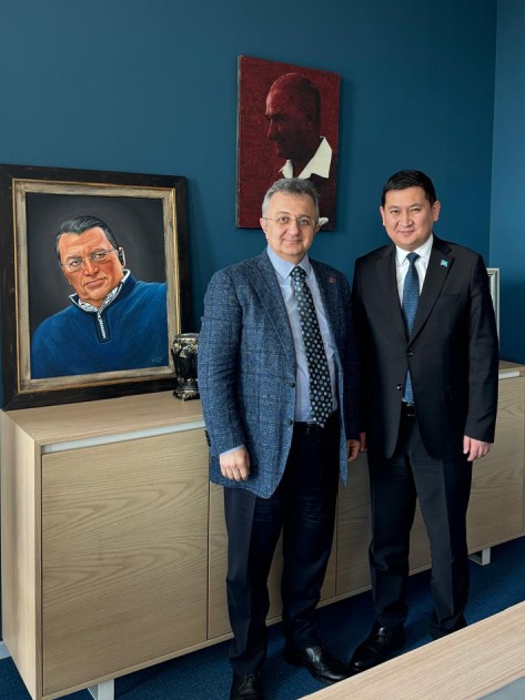 Kazakistan Başkonsolosu Rektörümüzü Ziyareti